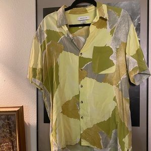 UO men’s shirt